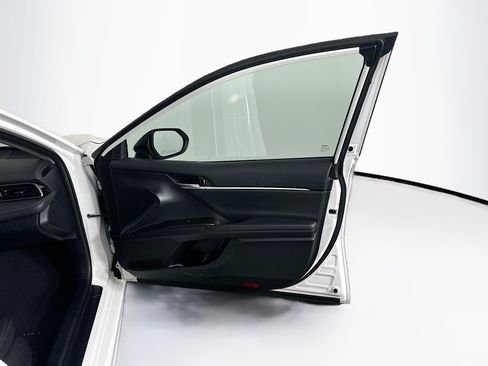 Used 2024 Toyota Camry SE FWD image 29