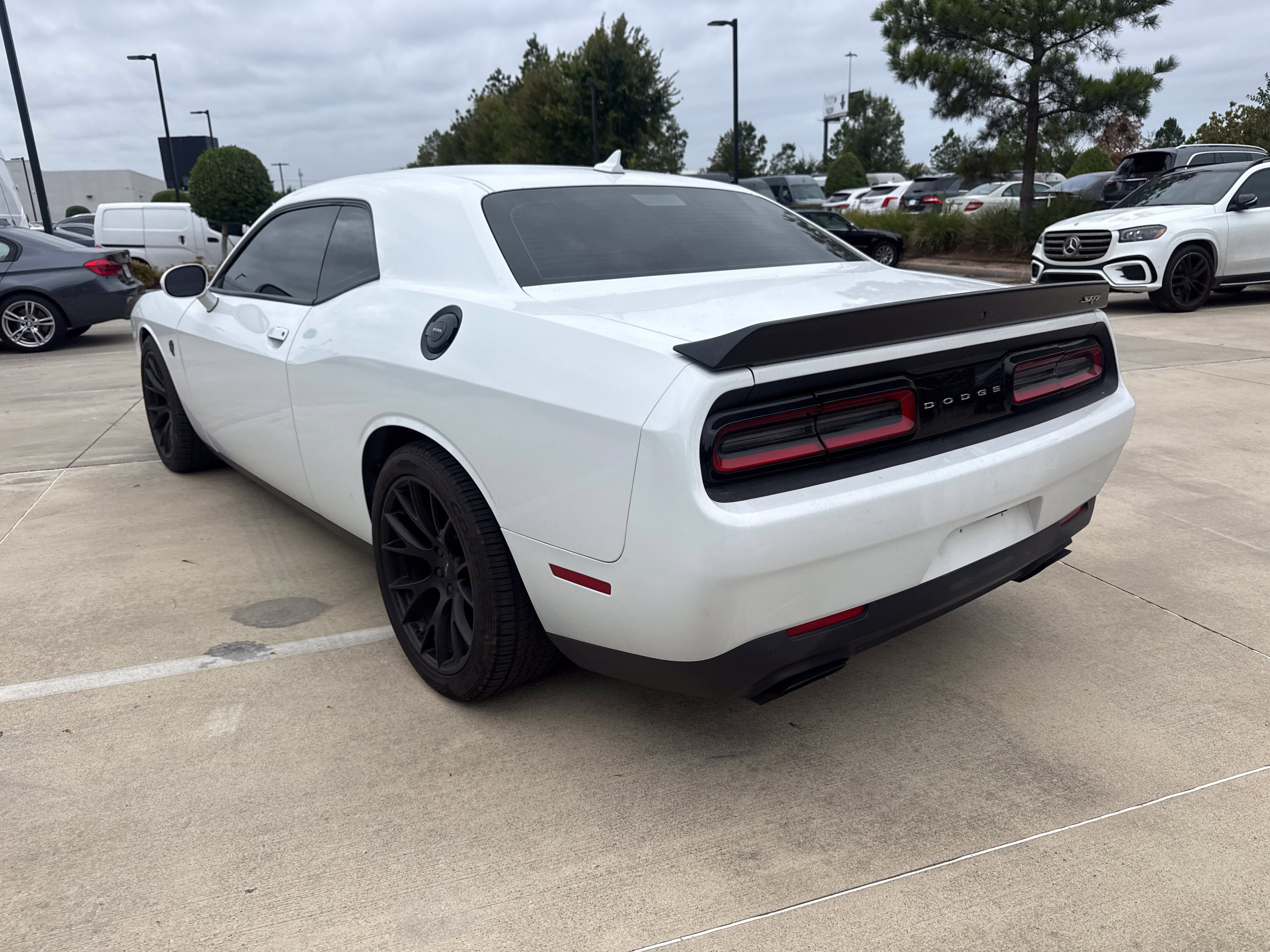 Used 2016 Dodge Challenger SRT Hellcat RWD image 6