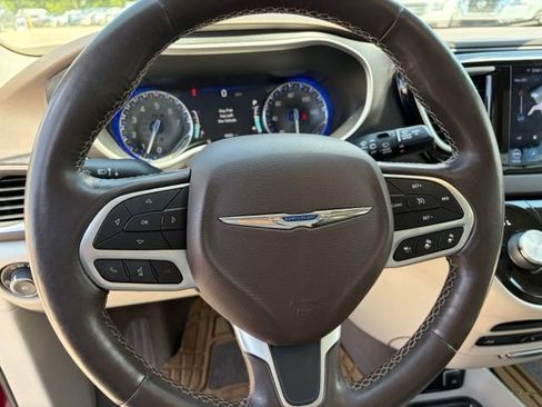 Used 2020 Chrysler Pacifica Touring-L Plus w/ Advanced Safetytec Group FWD image 36