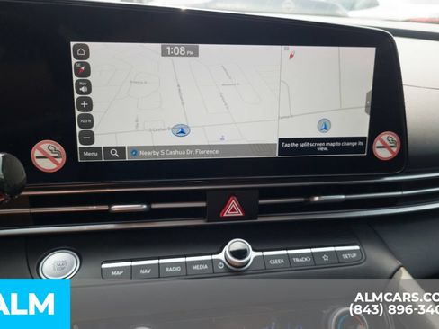 Used 2025 Hyundai Elantra SEL FWD image 8