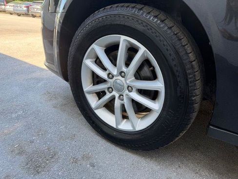 Used 2018 Dodge Grand Caravan SXT FWD image 18