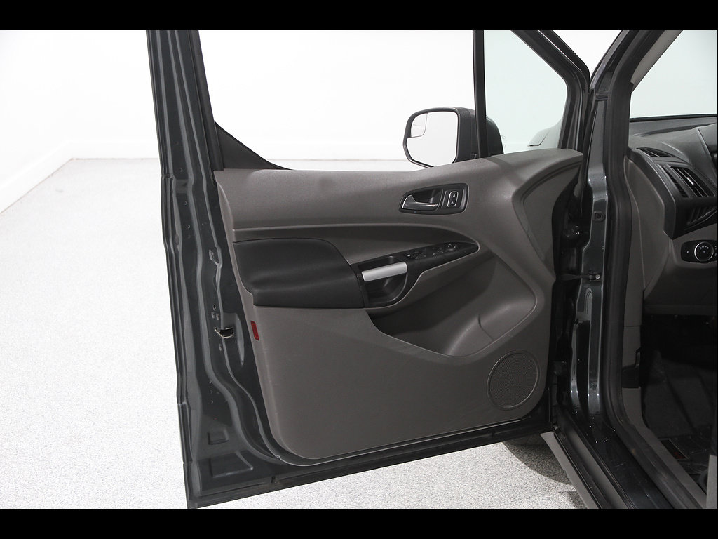 Used 2019 Ford Transit Connect XLT FWD image 4