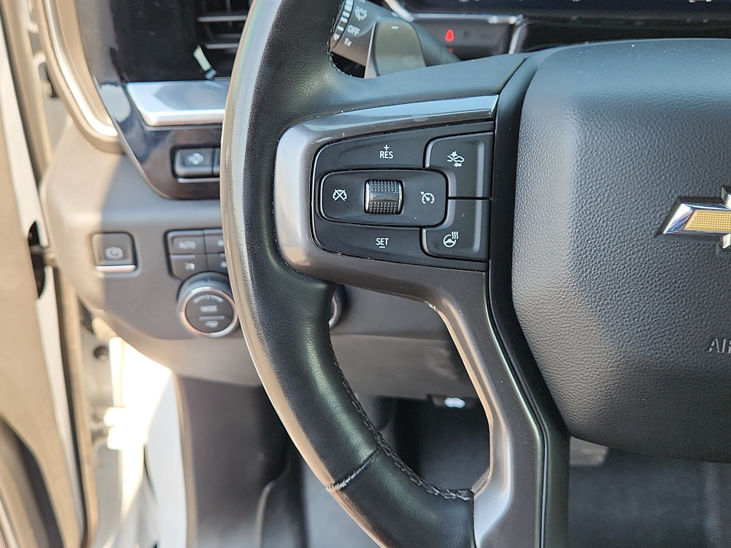 Used 2023 Chevrolet Silverado 1500 High Country w/ Technology Package AWD/4WD image 16