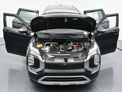 Used 2022 Mitsubishi Outlander SE image 41