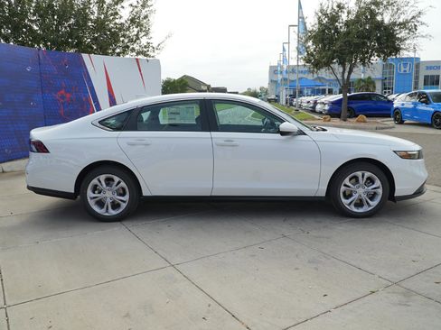 New 2025 Honda Accord LX image 4