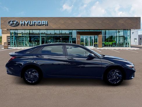 Used 2026 Hyundai Elantra Sport FWD image 9
