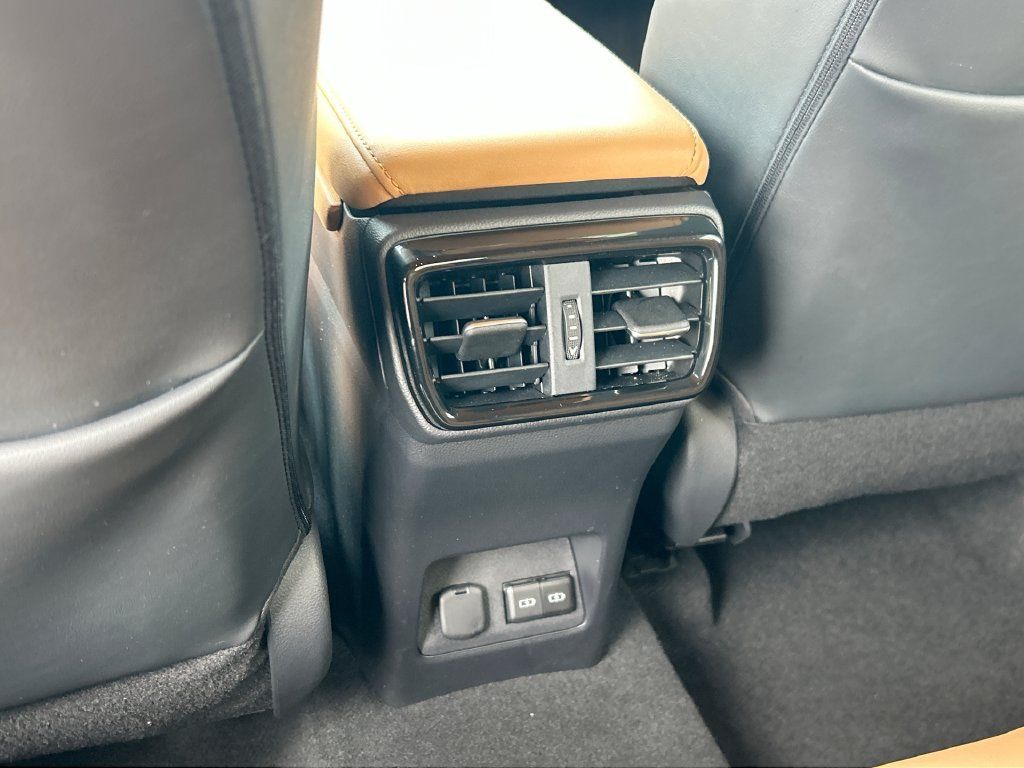 Used 2024 Lexus NX 250 FWD image 30