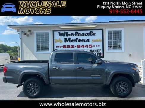 Used 2023 Toyota Tacoma SR5 w/ Technology Package RWD image 1