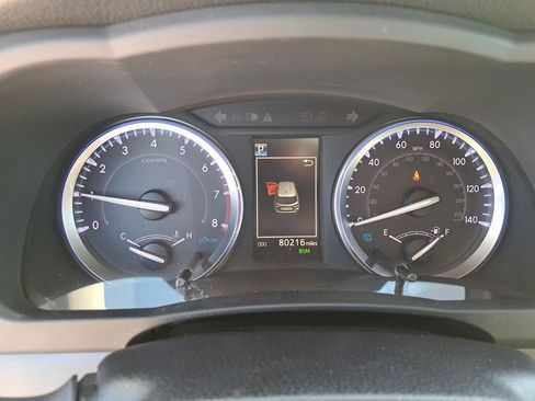 Used 2019 Toyota Highlander XLE image 23