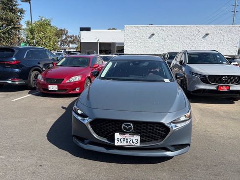Used 2023 MAZDA MAZDA3 s FWD image 3