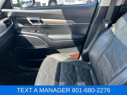 Used 2022 Kia Telluride SX w/ SX Prestige Package AWD/4WD image 32