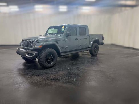 New 2026 Jeep Gladiator Sport image 4