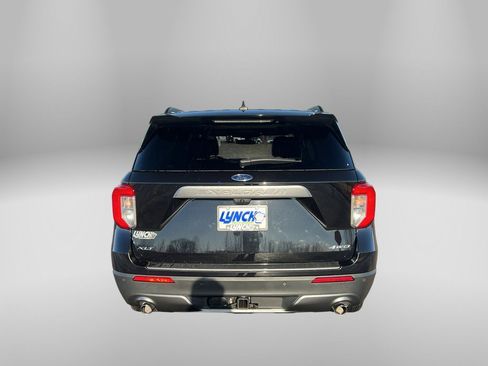 Used 2023 Ford Explorer XLT w/ Equipment Group 202A image 3