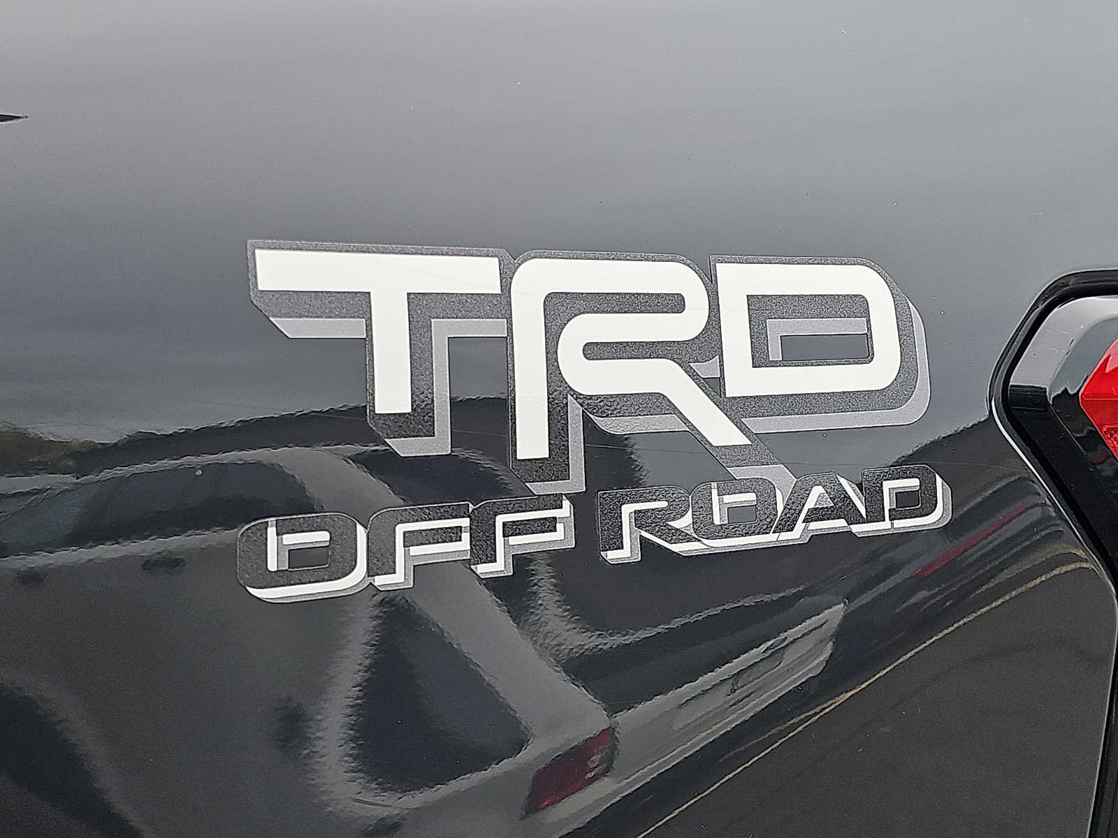 Used 2024 Toyota Tacoma TRD Off-Road AWD/4WD image 32