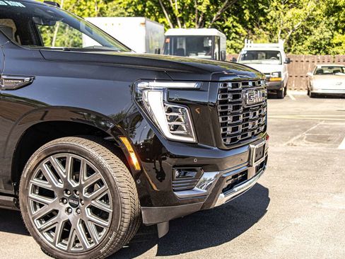 Used 2026 GMC Yukon Denali Ultimate AWD/4WD image 3