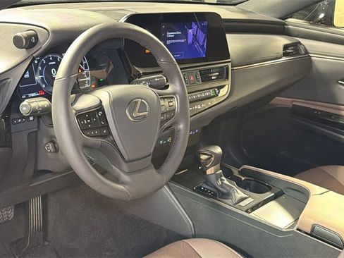 Certified 2023 Lexus ES 350 w/ Premium Package image 26