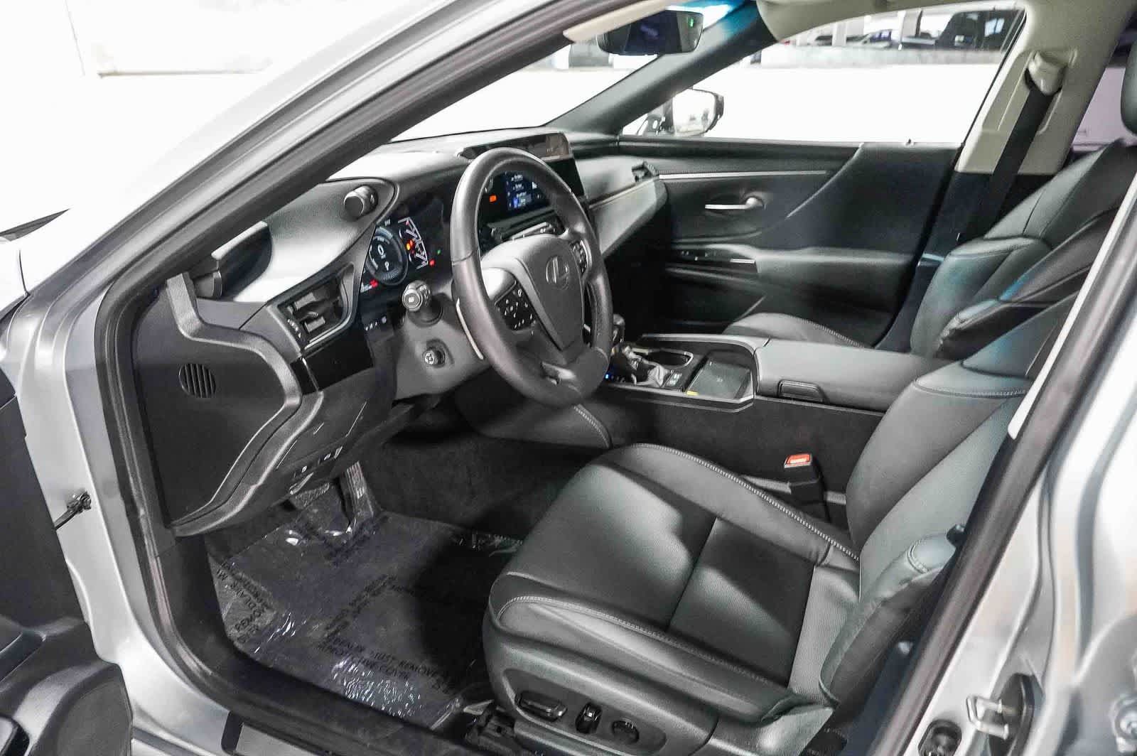 Used 2025 Lexus ES 300h w/ Premium Package FWD image 18