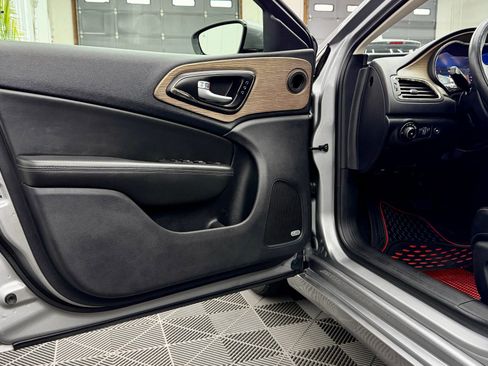 Used 2016 Chrysler 200 C w/ Premium Group image 5