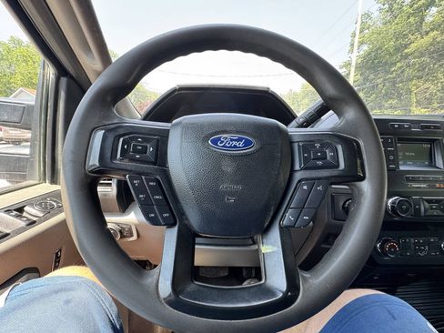 Used 2019 Ford F250 XL w/ Power Equipment Group AWD/4WD image 32