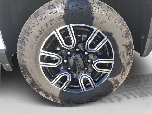 Used 2020 GMC Sierra 2500 AT4 w/ Technology Package image 25