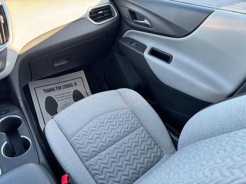 Used 2022 Chevrolet Equinox LT w/ Driver Convenience Package image 15