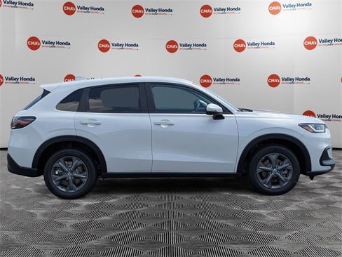 New 2026 Honda HR-V LX image 4