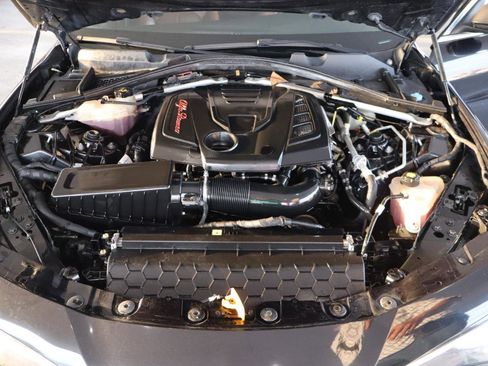 Used 2017 Alfa Romeo Giulia image 47