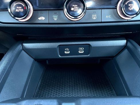 Certified 2025 Honda Accord LX image 25