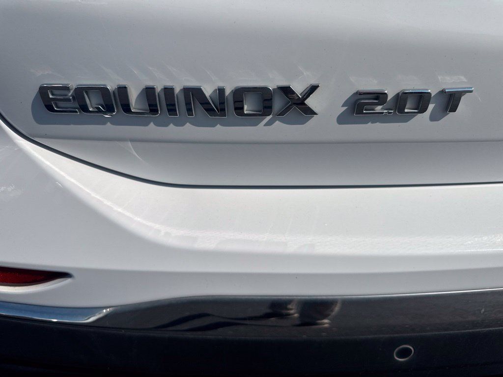 Used 2018 Chevrolet Equinox LT FWD image 19