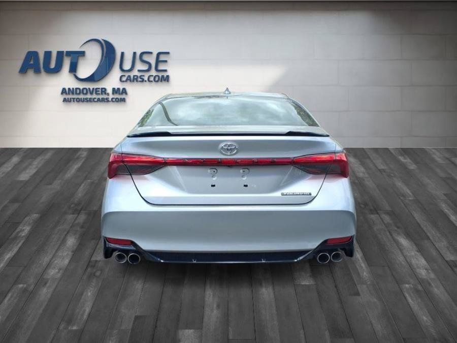 Used 2022 Toyota Avalon Touring FWD image 10
