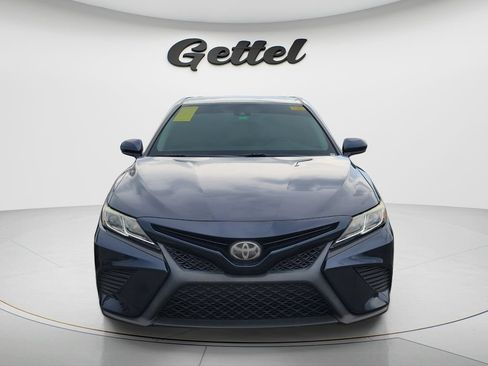 Used 2018 Toyota Camry SE FWD image 2