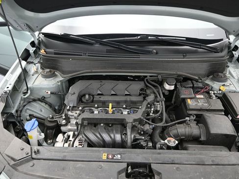 Used 2025 Hyundai Venue SEL FWD image 5