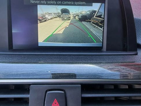 Used 2018 BMW 320i 320i Sedan 4D image 8