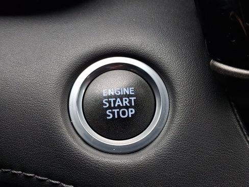 Used 2021 Toyota Highlander XLE image 24