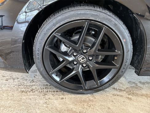 Used 2023 Honda Civic Sport image 18