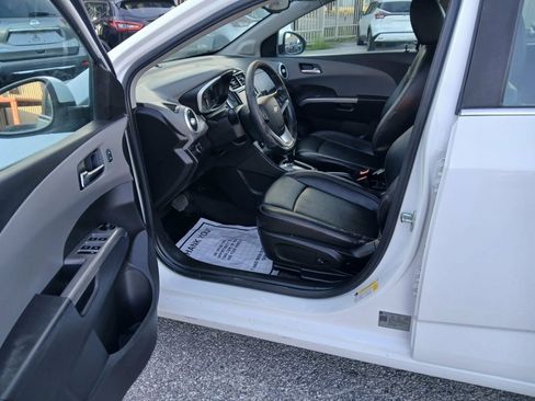 Used 2020 Chevrolet Sonic Premier FWD image 9