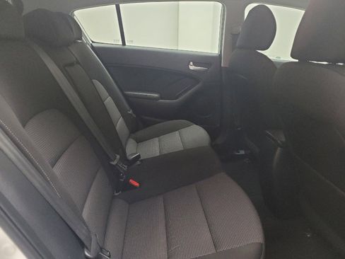 Used 2017 Kia Forte LX image 19