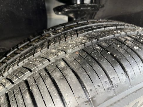 New 2026 Volkswagen Atlas SE image 28