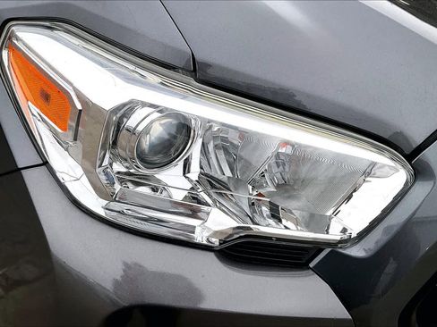 Used 2020 Toyota Tacoma SR w/ SR Convenience Package image 26