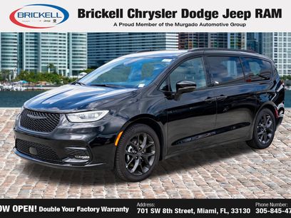 Used 2026 Chrysler Pacifica Select w/ S Appearance Package