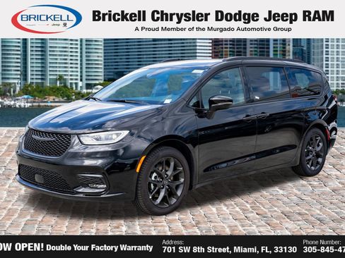 Used 2026 Chrysler Pacifica Select w/ S Appearance Package FWD image 1
