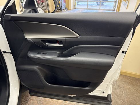 Certified 2024 Toyota Grand Highlander XLE image 16