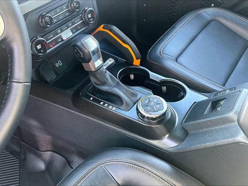 Used 2023 Ford Bronco Badlands image 14