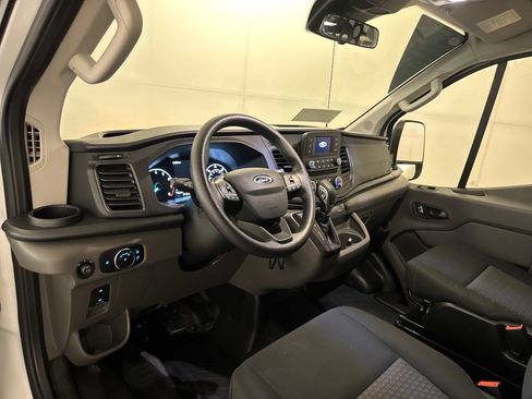 Used 2025 Ford Transit 250 Low Roof w/ Exterior Upgrade Package RWD image 4