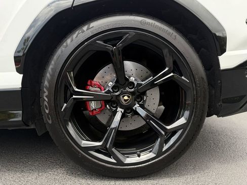 Used 2021 Lamborghini Urus AWD/4WD image 16