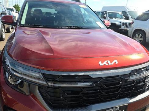 Used 2024 Kia Seltos X-Line AWD/4WD image 2