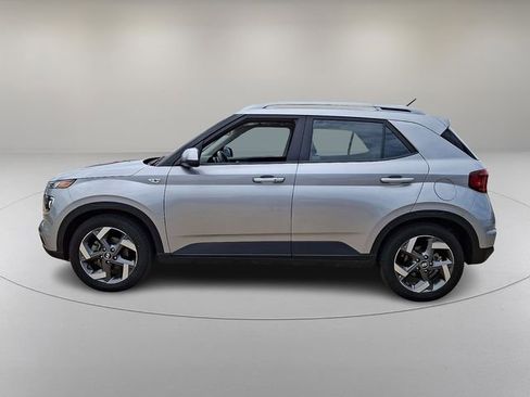 Certified 2025 Hyundai Venue SEL FWD image 6