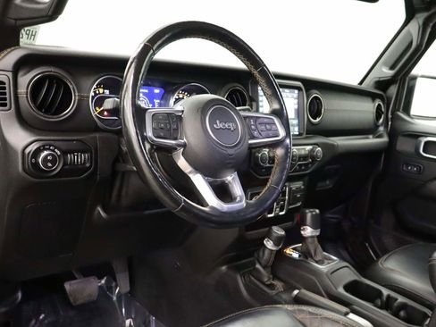 Used 2021 Jeep Gladiator Overland image 14