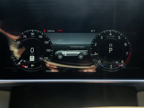 Used 2020 Land Rover Range Rover HSE image 44