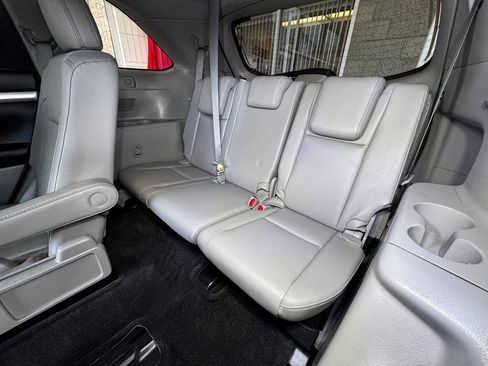Used 2018 Toyota Highlander XLE FWD image 47